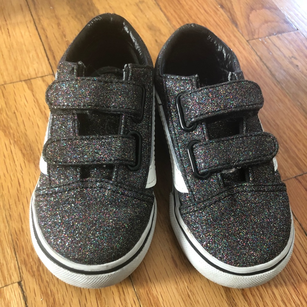 Vans - Picture 2 of 3